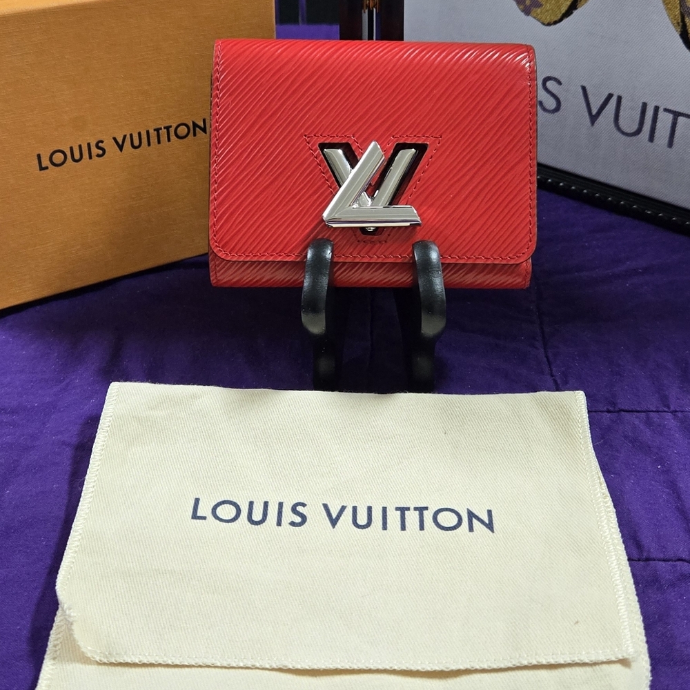 Louis Vuitton Red Epi Coquelicot Twist Lock Compact Wallet with Silver Logo